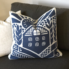 Load image into Gallery viewer, Pillow - Knitted Wheat
